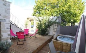 Le Patio Aux Hirondelles